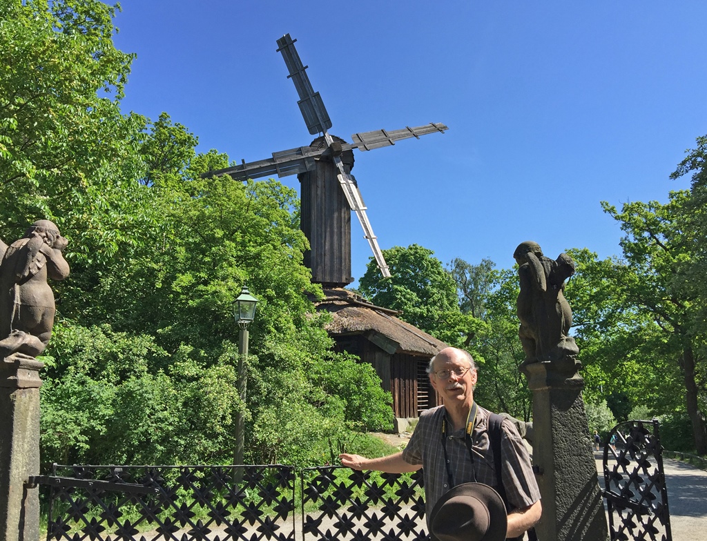 Bob with Främmestad Windmill